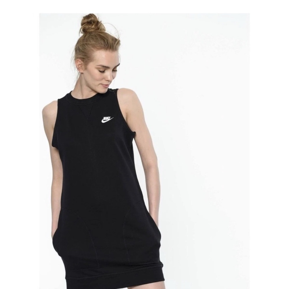 Nike Woman’s Sportswear Sleeveless Tennis Dress Navy Blue Size L